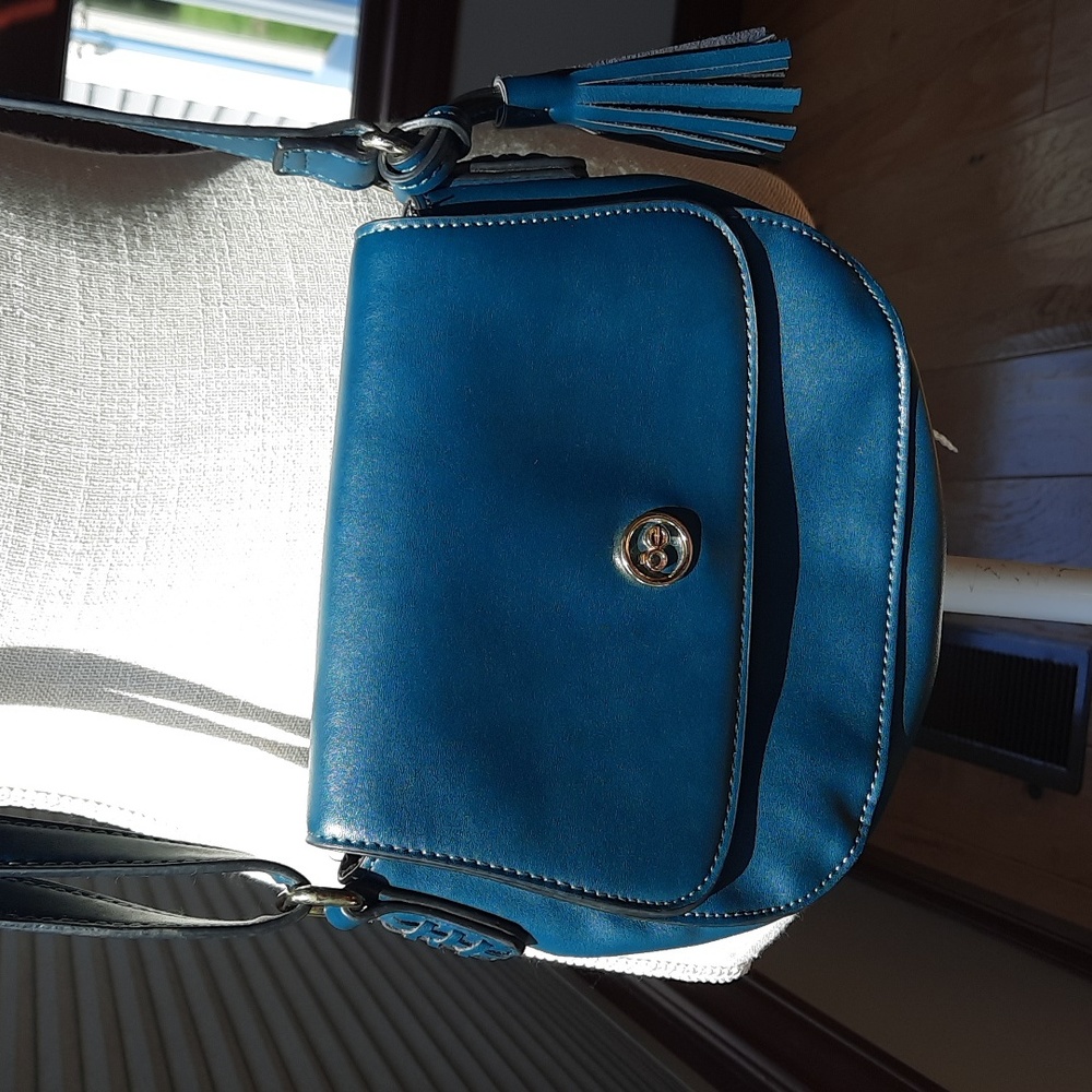 Cloe crossbody